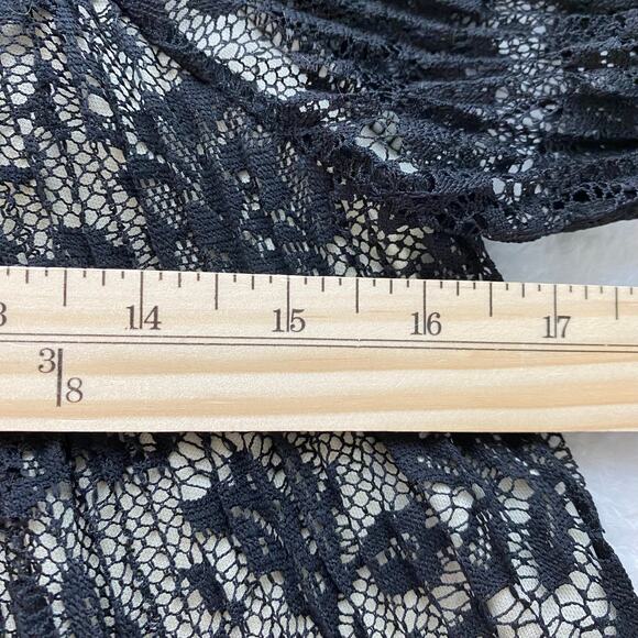 It Girl Off The Shoulder Lace Top Women XL Black Floral Mesh‎ Whimsigoth Witchy - Picture 9 of 11